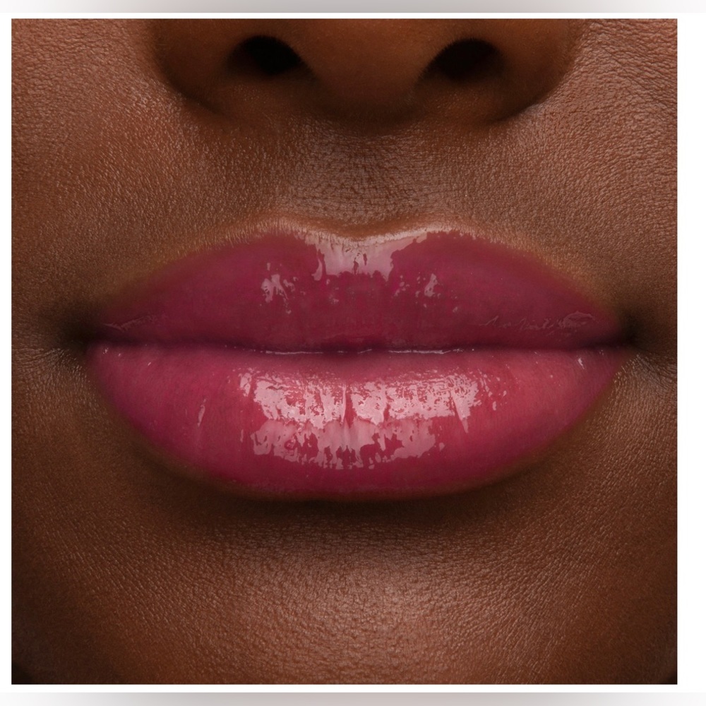TOO FACED Lip Injection Power Plumping Hydrating Lip Gloss -PEOPLE PLEASER. - Picture 4 of 10